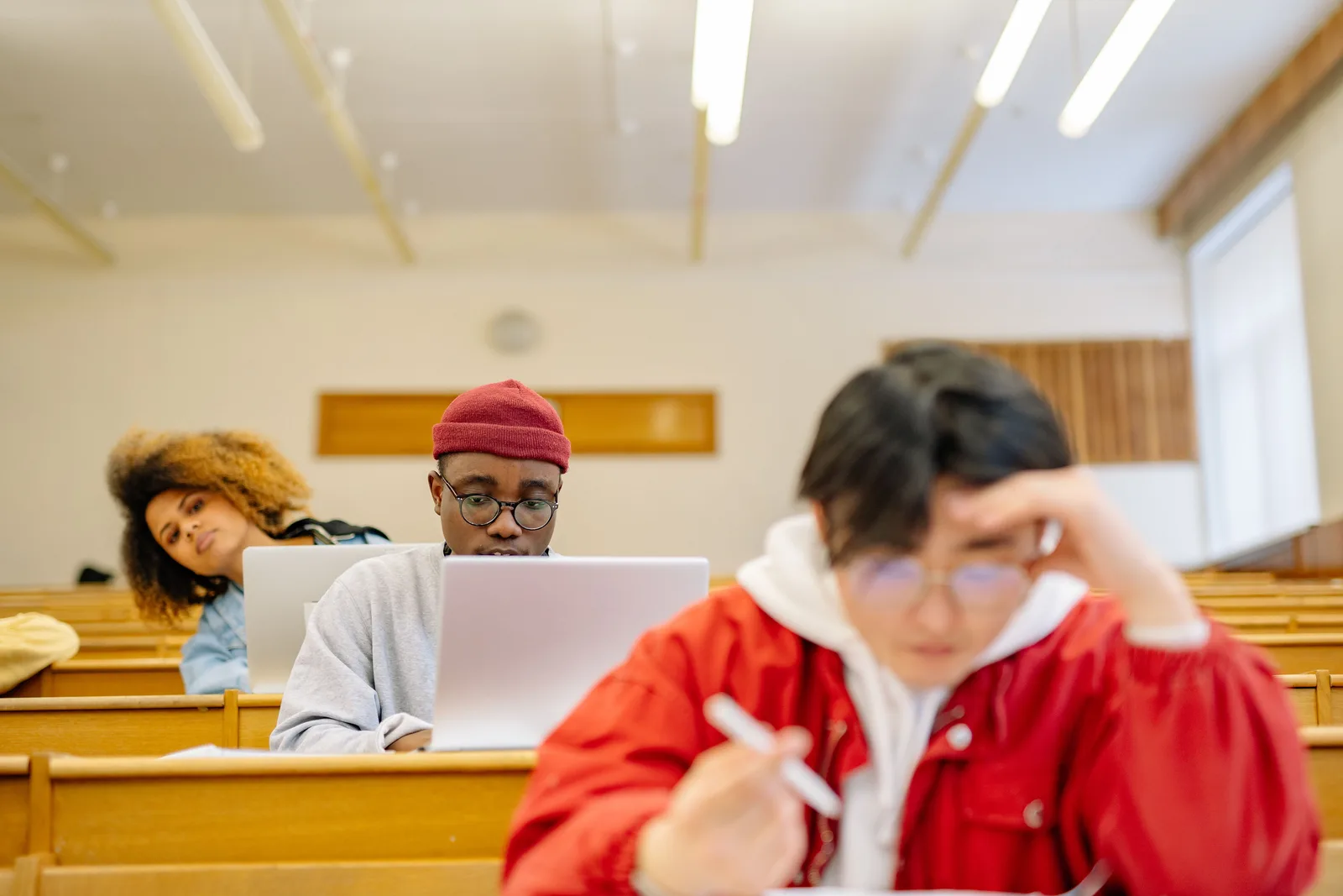 国際的な学びと交流に取り組む学生
